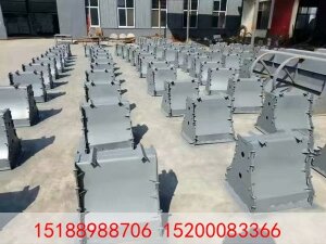 隔离墩钢模具
